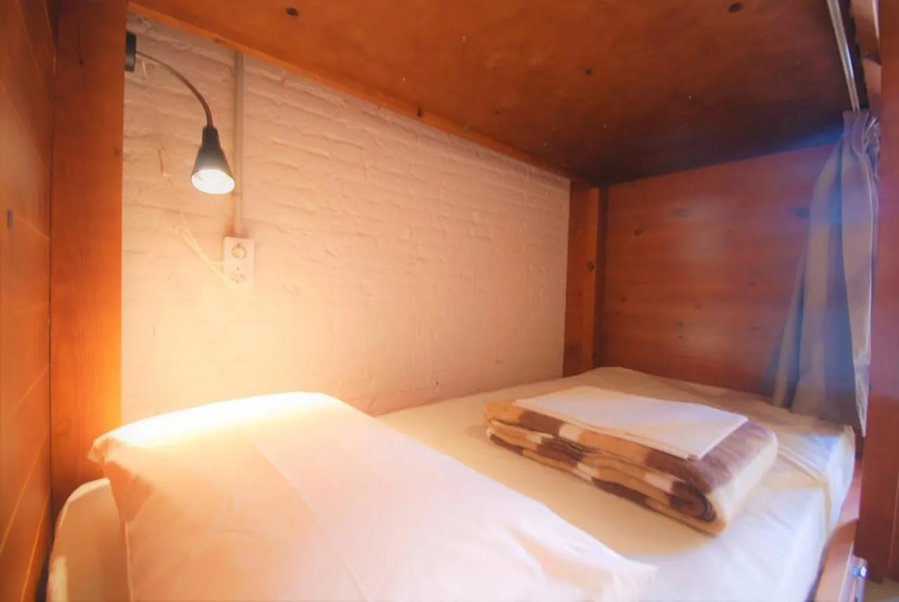 Ten To Go Hostel Barcelona Espanha