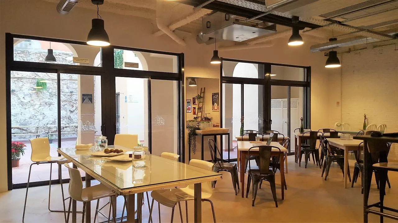 Ten To Go Hostel Barcelona